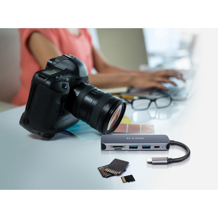 Hub Usb-c D-link Dub-2325 A 2xusb3.0 1xusb-c 1xlector Tarjetas