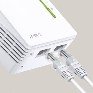 Homeplug Wifi Tp-link Tl-wpa4220t Kit 300mb Av600 Con 2 Puertos Ethernet Kit Compuesto De Dos Tl-wpa4220 Y Un Tl-pa4010 2
