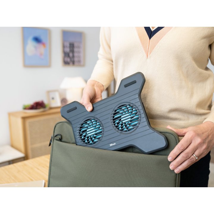 Base De Refrigeracion Para Portatil Trust Xstream Breeze Hasta 16" 2 Ventiladores Color Negro