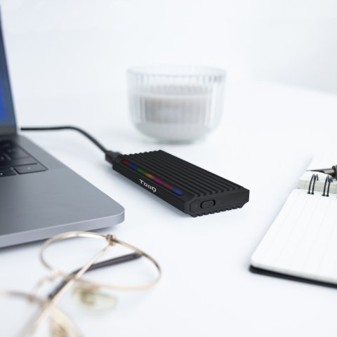 Caja Externa M.2 Usb-c Tooq Tqe-2222b Para M.2 Ngff nvme Usb 3.1 Gen2 Usb-c Negro
