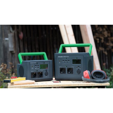 Estacion De Energia Portatil Apc Pps730-gr Offgrid 730 738wh 995w Entrada Cc 2xac Usb Carga Inalambrica Lcd
